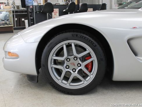 Used 2004 Chevrolet Corvette Z06 w/ Memory Package image 14