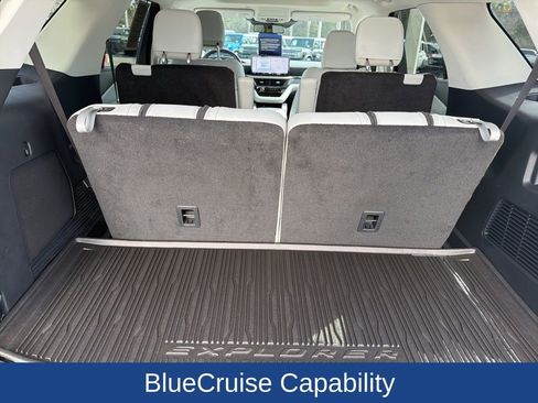 Used 2025 Ford Explorer Platinum w/ Ultimate Package image 11