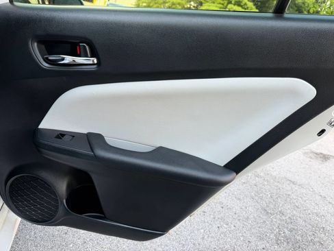 Used 2021 Toyota Prius L Eco FWD image 28