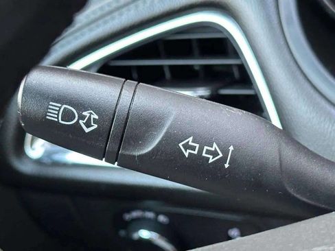 Used 2017 Chevrolet Cruze Premier image 11