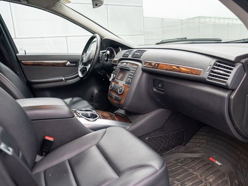 Used 2011 Mercedes-Benz R 350 4MATIC image 24