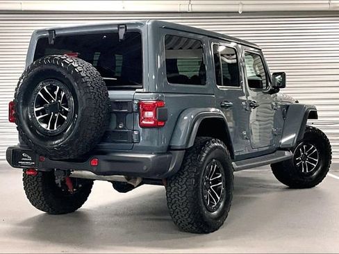 Used 2025 Jeep Wrangler Unlimited Rubicon AWD/4WD image 13