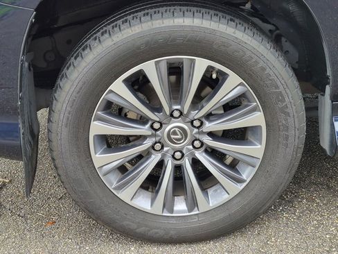 Used 2023 Lexus GX 460 Luxury w/ Accessory Package AWD/4WD image 20