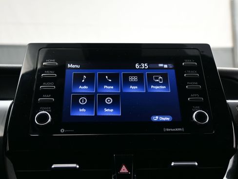 Used 2024 Toyota Camry SE image 18