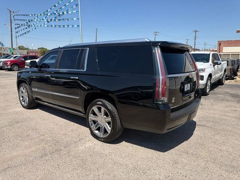 Used 2017 Cadillac Escalade ESV Premium Luxury RWD image 3