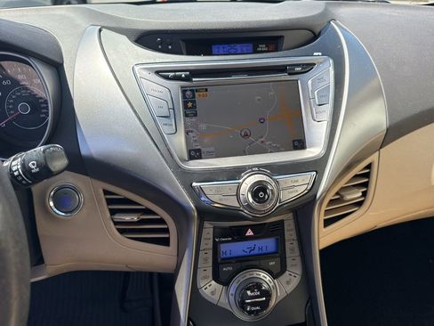 Used 2013 Hyundai Elantra Limited w/ Technology Pkg FWD image 21