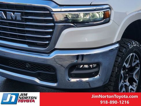 Used 2025 RAM 1500 Laramie w/ Advanced Safety Group II AWD/4WD image 11