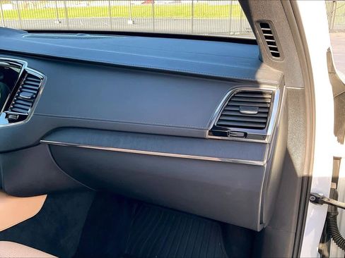 Used 2025 Volvo XC90 T8 Ultra image 19
