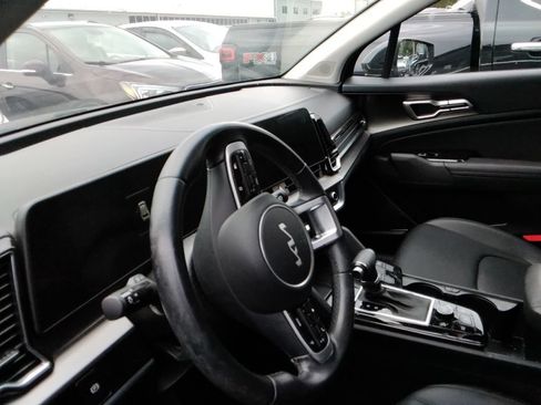 Used 2023 Kia Sportage EX FWD image 7