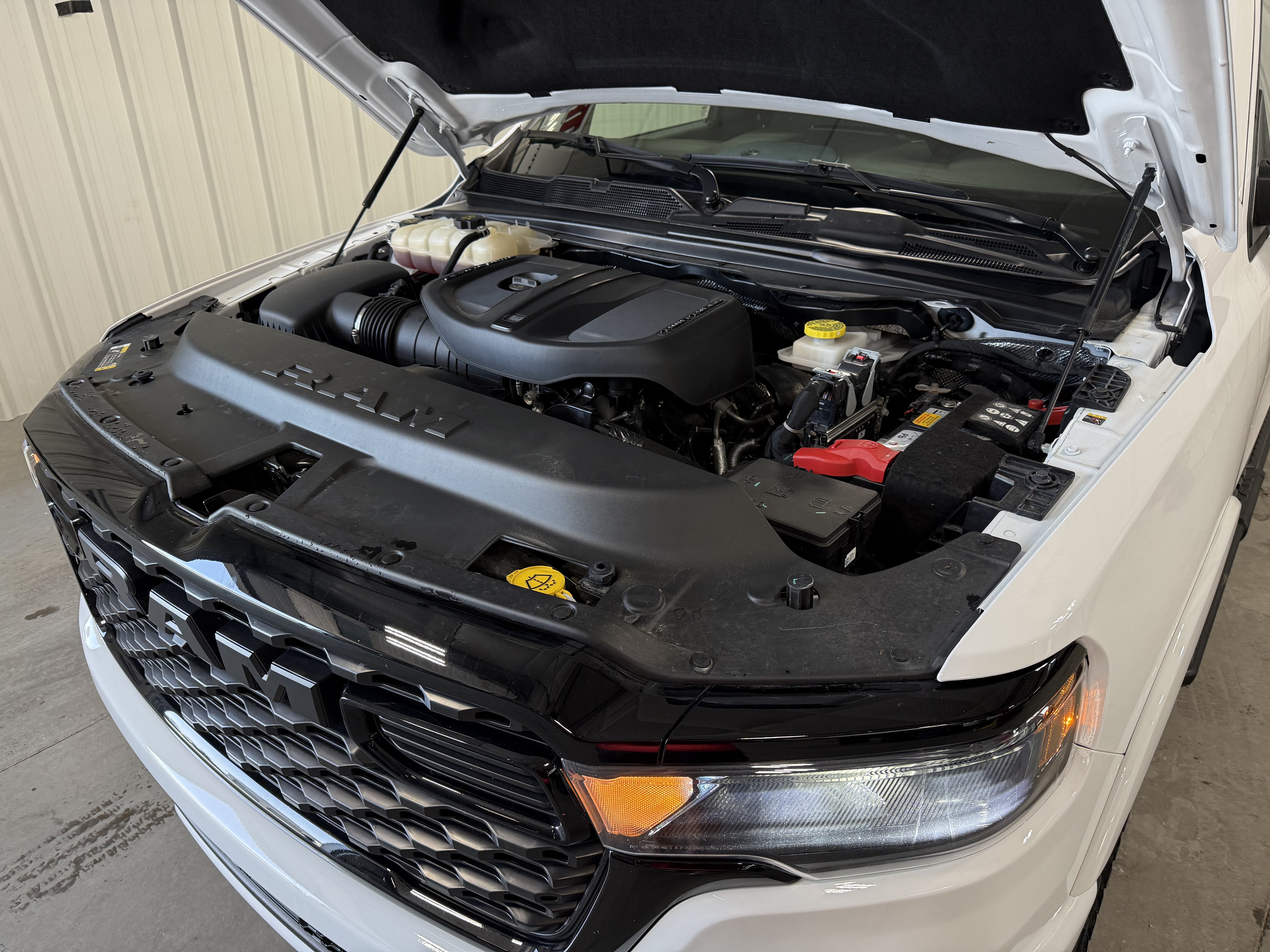 Used 2025 RAM 1500 Big Horn AWD/4WD image 15