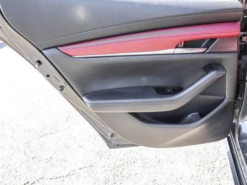 Used 2023 MAZDA MAZDA3 Hatchback w/Premium Plus Pkg image 30