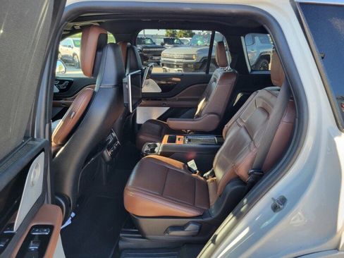 Used 2022 Lincoln Aviator Reserve w/ Equipment Group 201A image 26