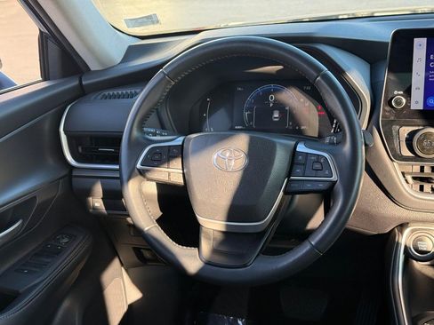 Certified 2025 Toyota Grand Highlander AWD image 16