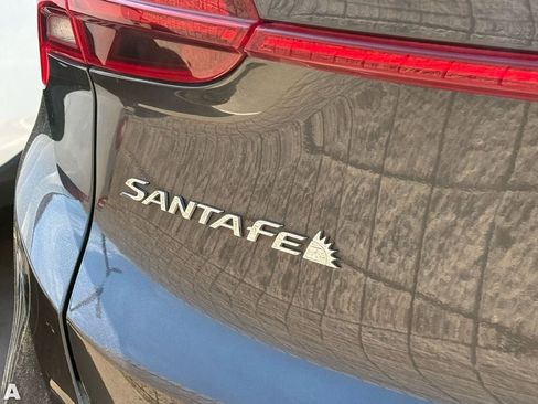 Used 2023 Hyundai Santa Fe SE image 11