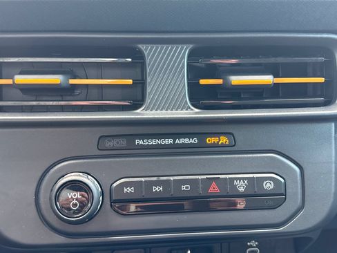 Used 2025 Ford Maverick Tremor AWD/4WD image 25