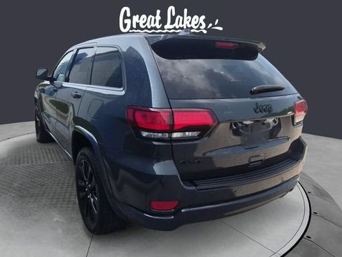 Used 2018 Jeep Grand Cherokee Altitude AWD/4WD image 3