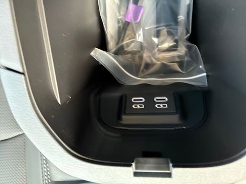 New 2025 Toyota RAV4 Limited image 40