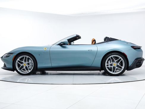 Certified 2025 Ferrari Roma Spider RWD image 4