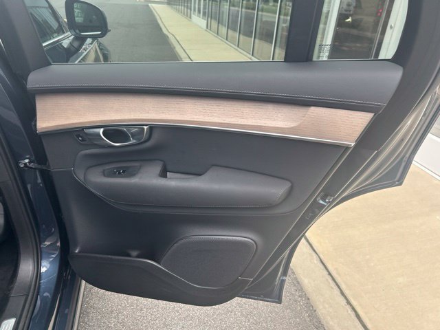 Certified 2025 Volvo XC90 B5 Core AWD/4WD image 12