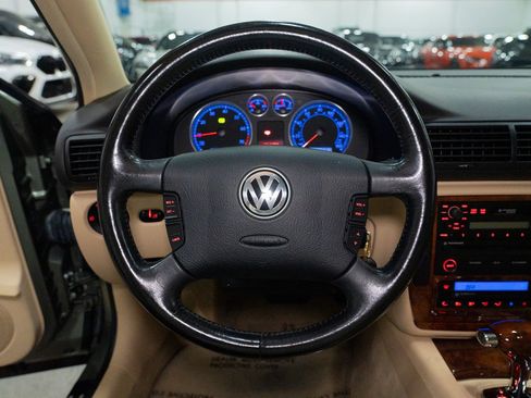 Used 2002 Volkswagen Passat GLX image 32