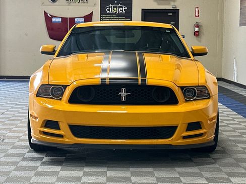 Used 2013 Ford Mustang Boss 302 w/ Boss 302 Accessory Pkg RWD image 9