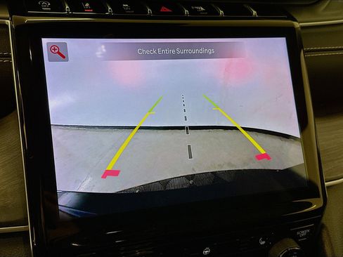 Used 2023 Jeep Grand Cherokee L Limited image 23