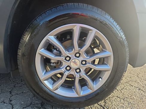 Used 2024 GMC Terrain SLT AWD/4WD image 34