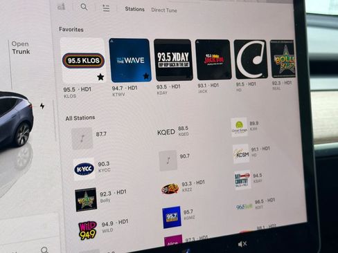 Used 2024 Tesla Model Y Long Range image 17