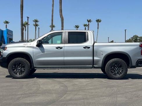 Used 2023 Chevrolet Silverado 1500 ZR2 w/ Technology Package AWD/4WD image 7