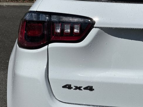 New 2026 Jeep Compass Latitude image 25