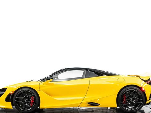 Used 2024 McLaren 750S Spider image 3