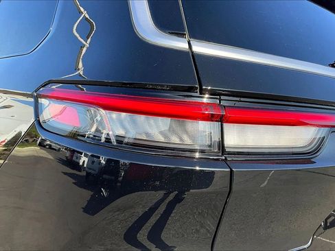 Used 2023 Jeep Grand Cherokee L Summit image 25