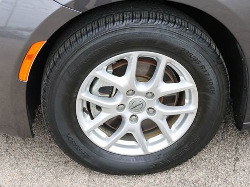 Used 2022 Chrysler Voyager LX image 7