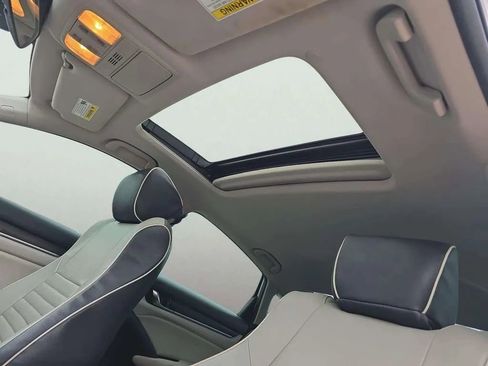 Used 2019 Honda Accord LX image 12