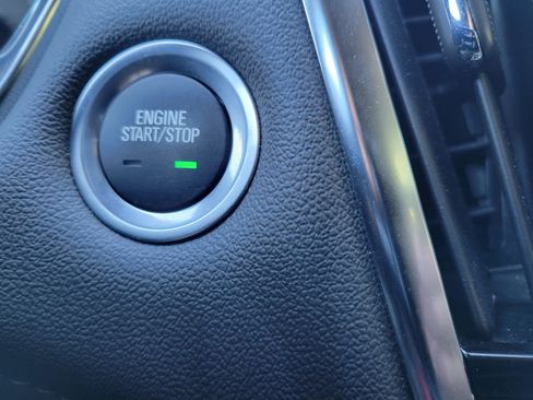 Used 2023 Chevrolet Traverse LT FWD image 18