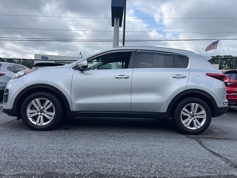 Used 2017 Kia Sportage LX w/ LX Popular Package FWD image 2
