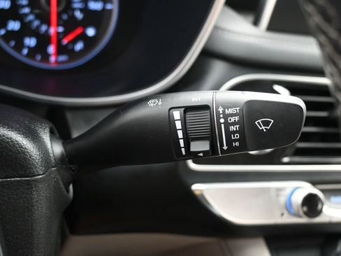 Used 2020 Genesis G70 2.0T AWD/4WD image 20