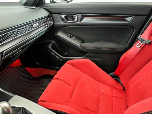 Used 2025 Honda Civic Type R image 25