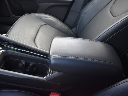 Used 2025 Jeep Compass Limited w/ Elite Group image 23