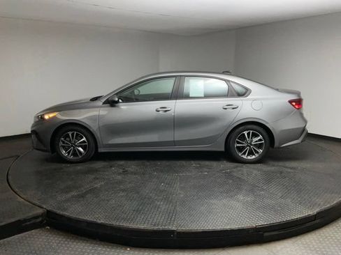 Used 2024 Kia Forte LXS FWD image 4