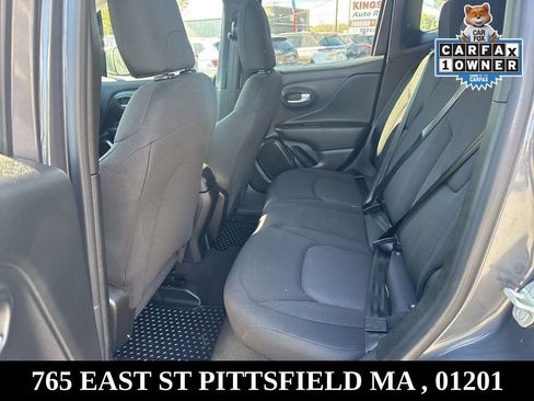 Used 2023 Jeep Renegade Latitude image 12