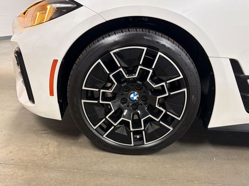 Certified 2025 BMW 430i xDrive w/ M Sport Package AWD/4WD image 11