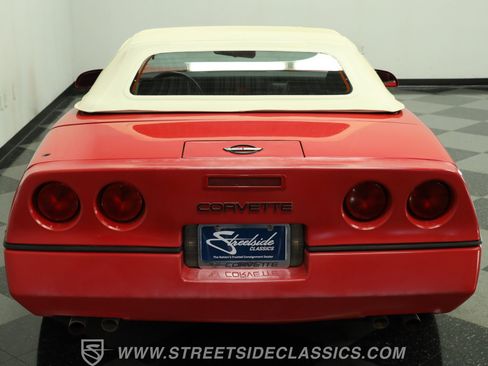Used 1988 Chevrolet Corvette Convertible RWD image 9