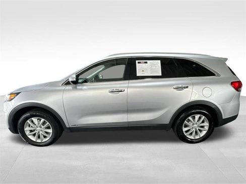 Used 2018 Kia Sorento AWD image 8