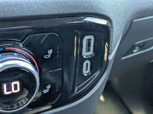 Used 2024 GMC Sierra 1500 SLT image 21