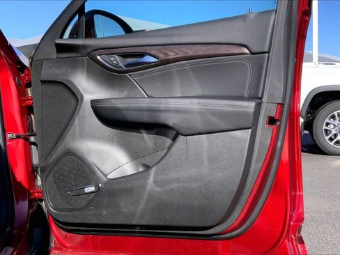 Used 2023 Buick Envision Avenir image 23