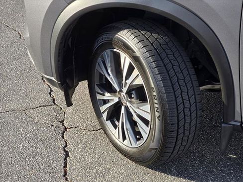 Used 2023 Nissan Rogue SV image 27