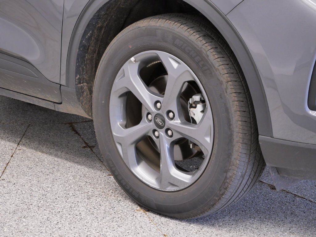 Used 2025 Ford Escape ST-Line AWD/4WD image 4