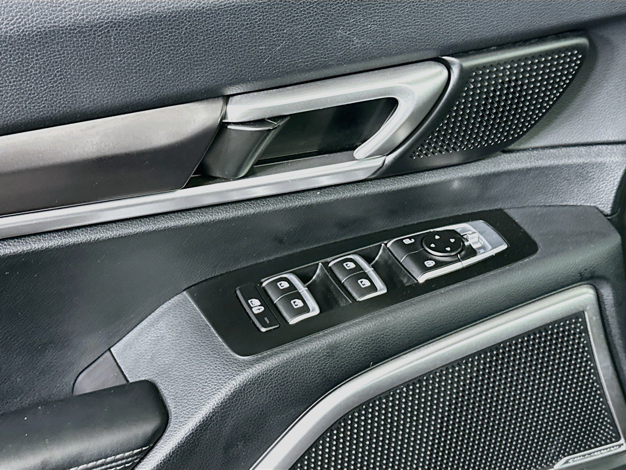 Used 2025 Kia Telluride S FWD image 15