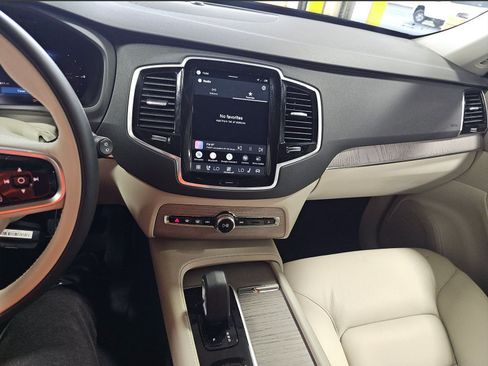 Used 2024 Volvo XC90 T8 Plus AWD/4WD image 15